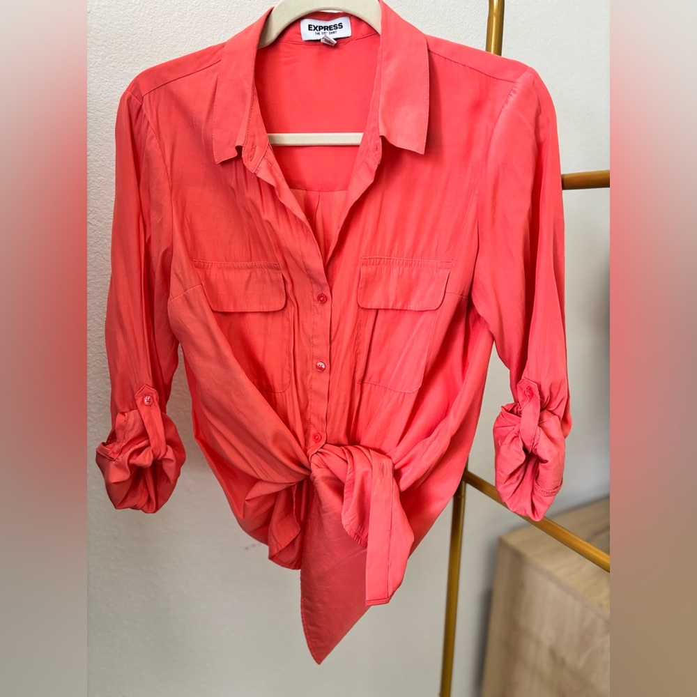 Express Button-up Blouse • Coral Pink • Collared • Medium • EUC!